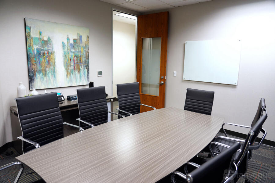 Medium Meeting Room at Executive Workspace Park Ventura in Plano, TX