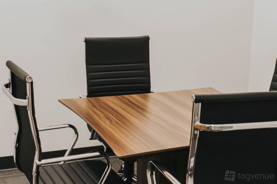 Small Meeting Room at Executive Workspace Park Ventura in Plano, TX