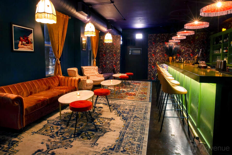 The Parlour at The Albion at The Albion Manor in Lincoln Park, Chicago, IL