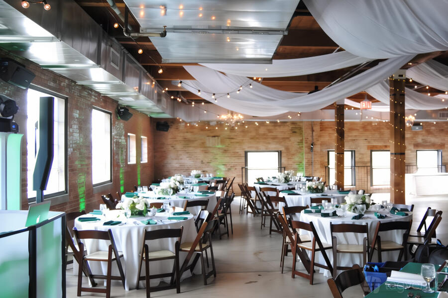 The Clybourn at Candlelite Chicago Lincoln Park in Near North Side, Chicago, IL